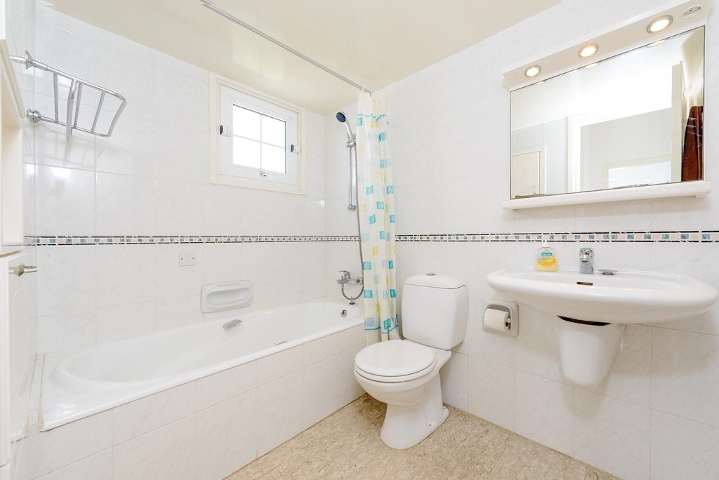 Merab Center Villas Ayia Napa Cameră foto